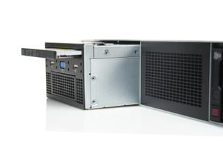 [826708-B21] HPE DL38X Gen10 Universal Media Bay 