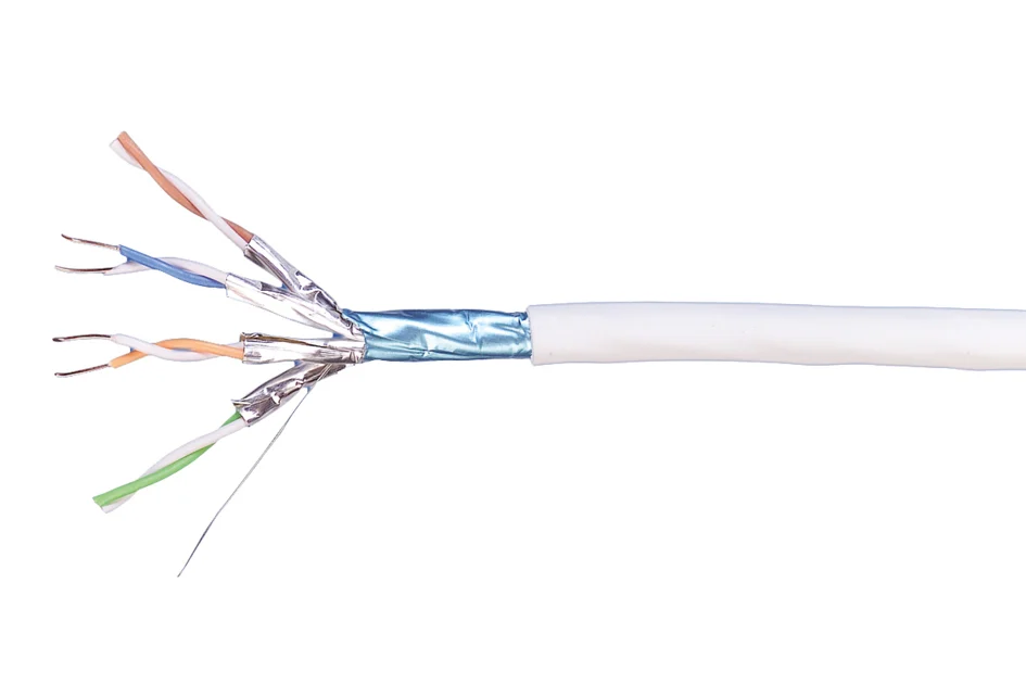 [884041954/16] CS44Z3 Category 6A F/FTP Cable, low smoke zero halogen, white jacket, 4 pair count, 1640 ft (500 m) length, reel